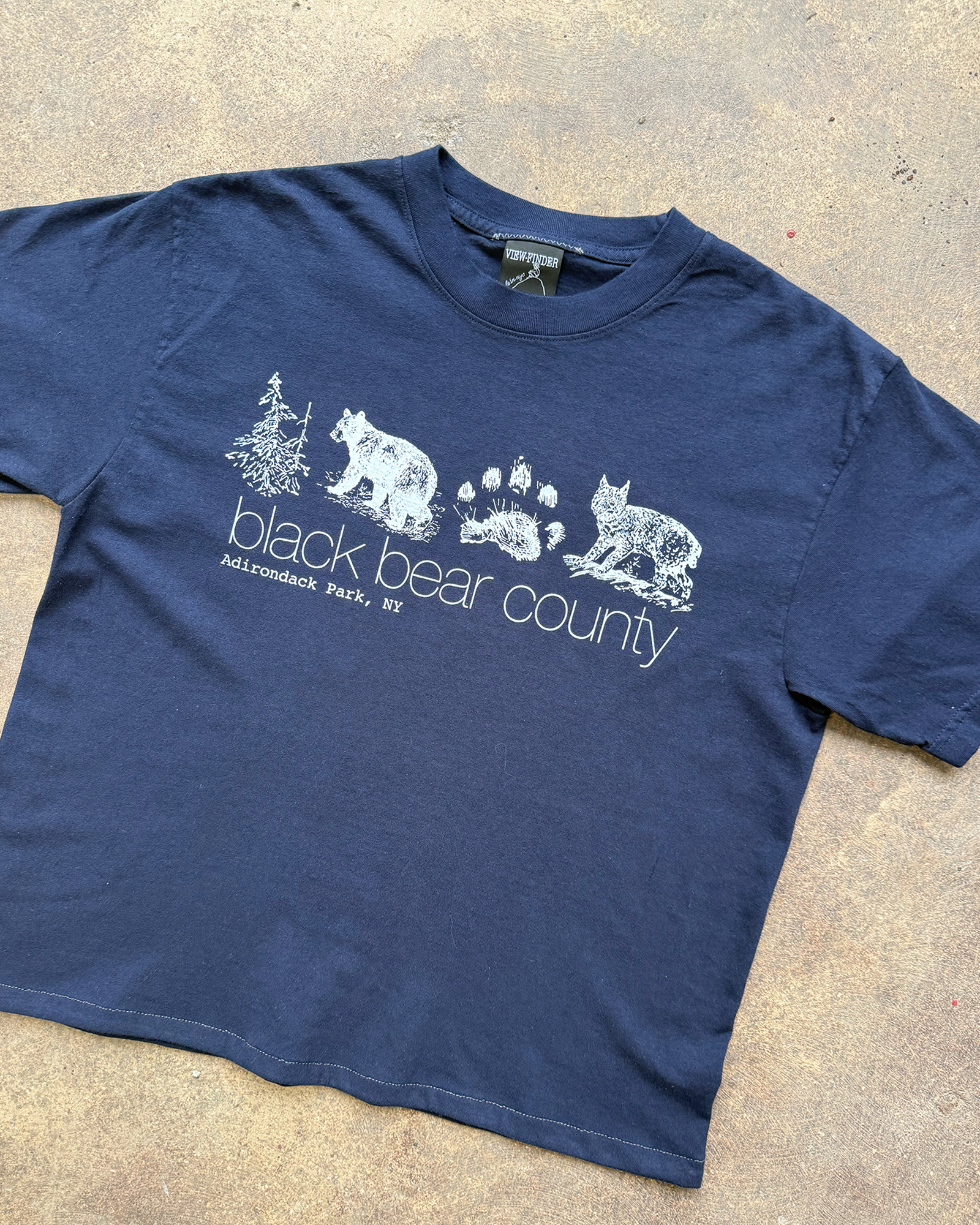 'black bear county' tee navy