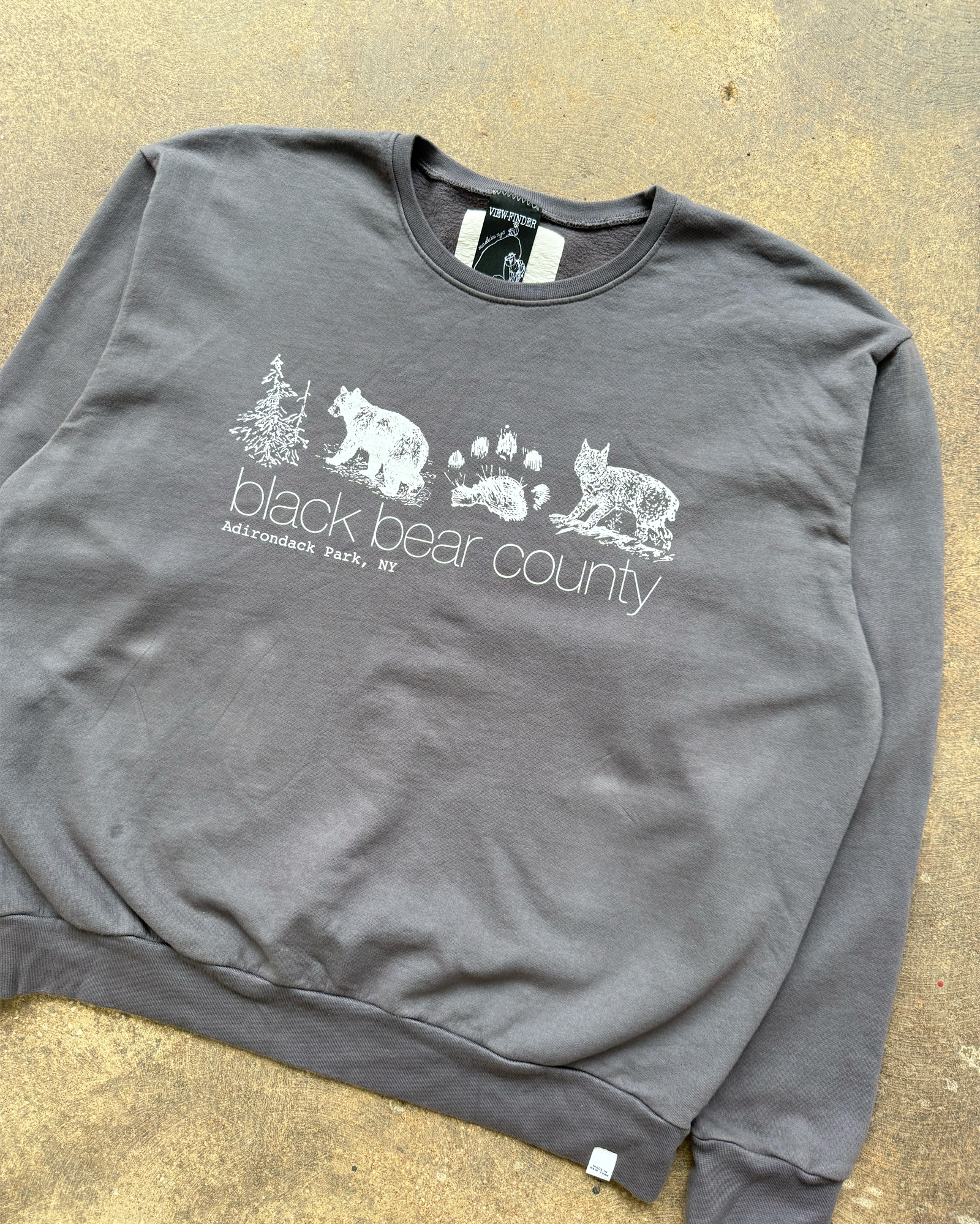 'black bear county' crewneck plum